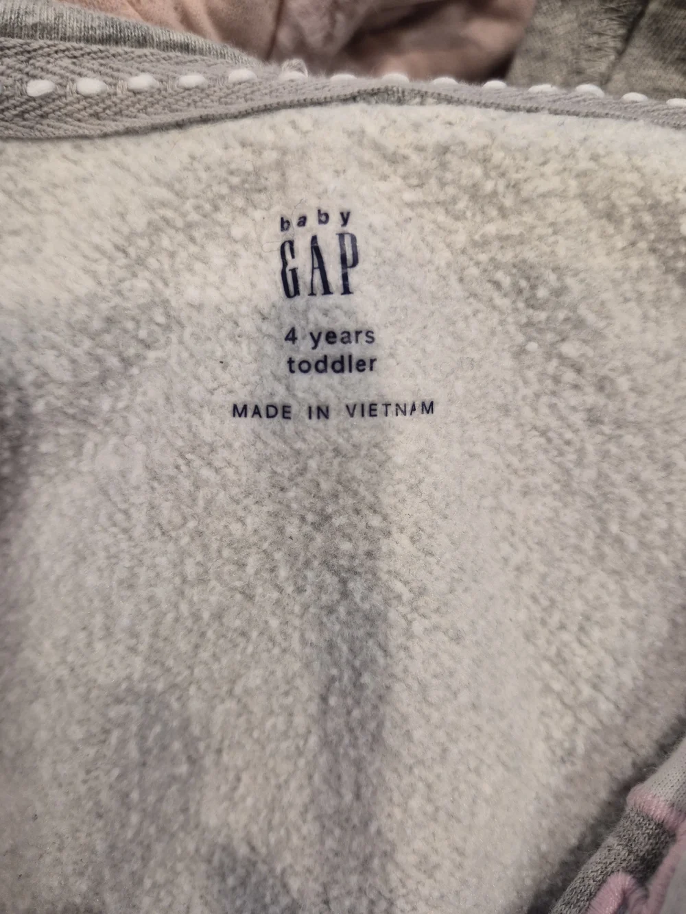GAP soft gray
